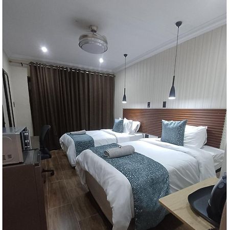 Delux Guesthouse Volksrust 외부 사진