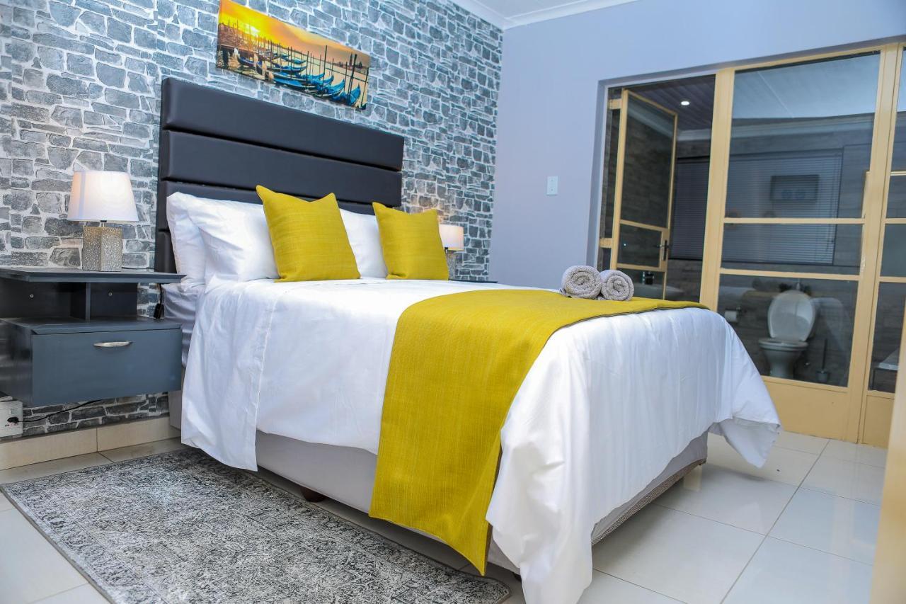 Delux Guesthouse Volksrust 외부 사진