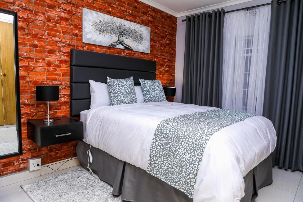 Delux Guesthouse Volksrust 외부 사진