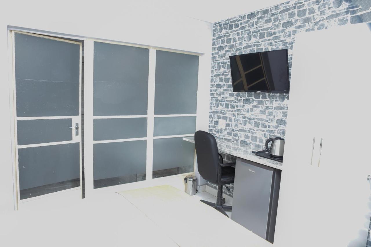 Delux Guesthouse Volksrust 외부 사진