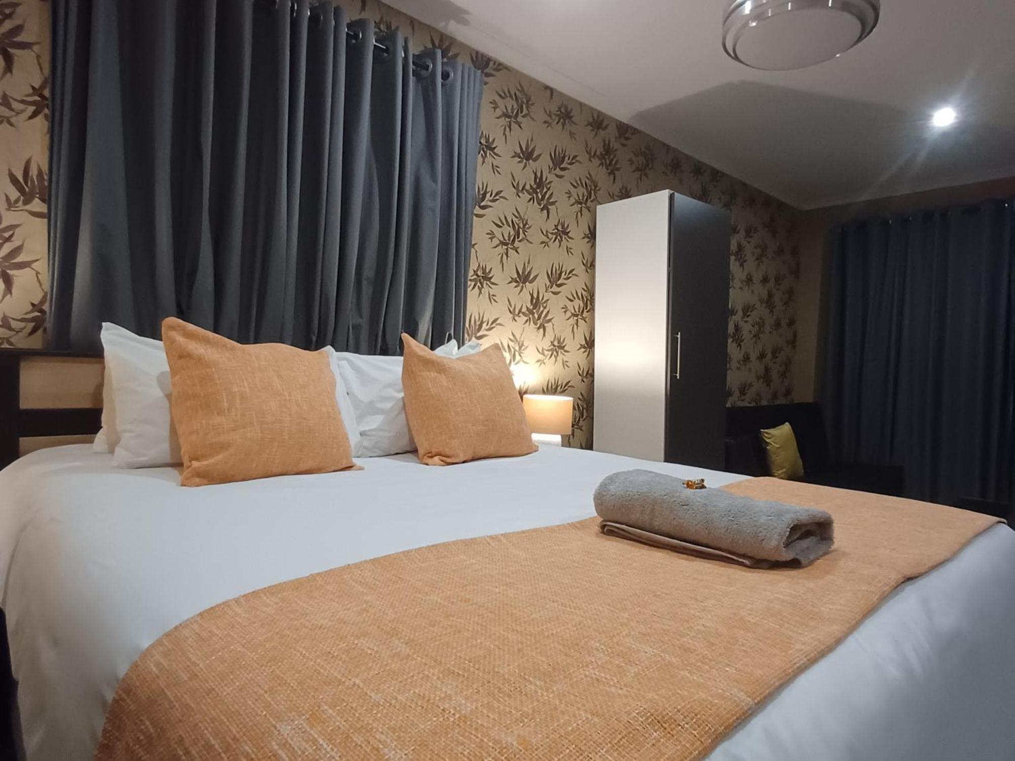 Delux Guesthouse Volksrust 외부 사진