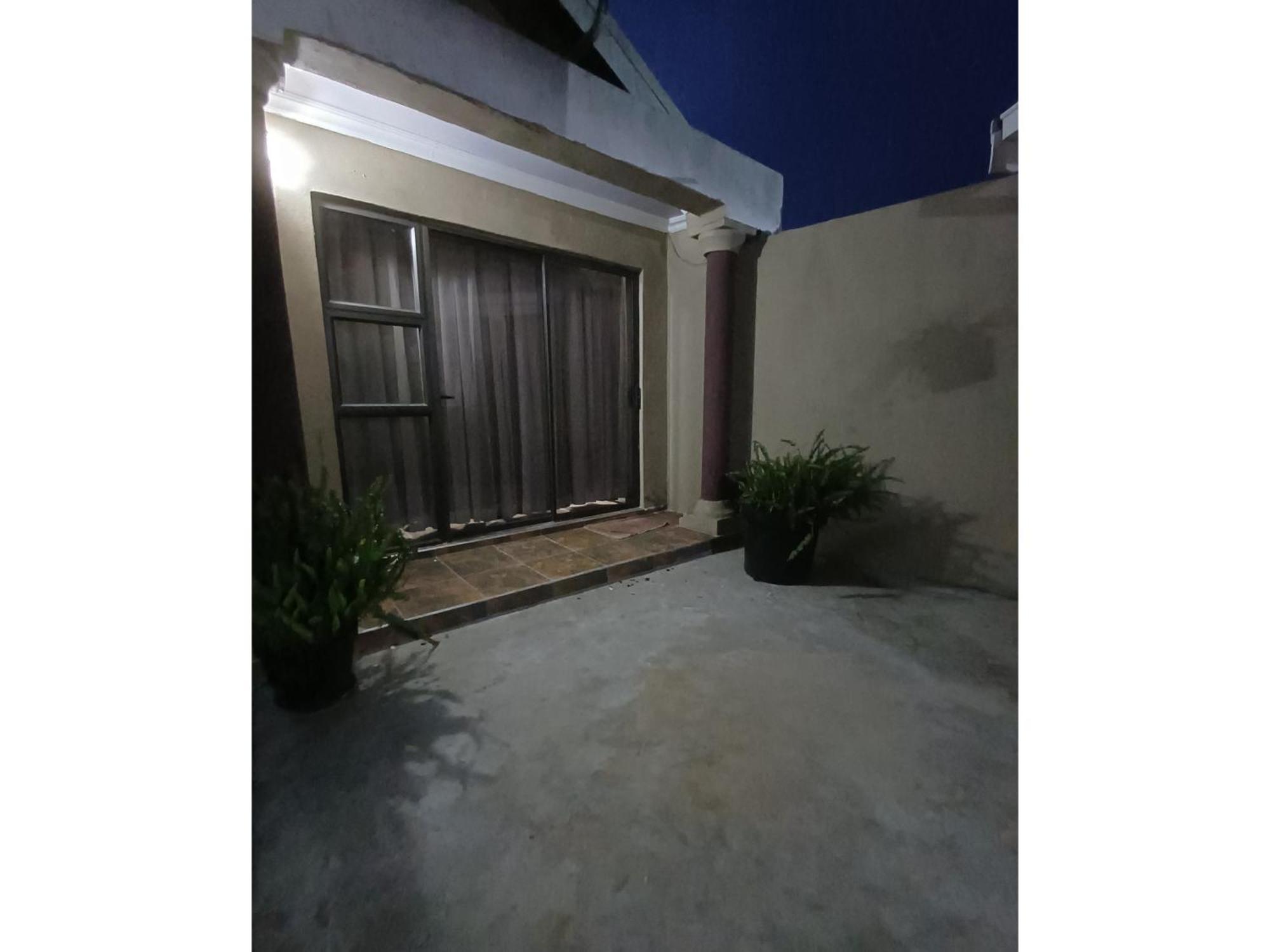 Delux Guesthouse Volksrust 외부 사진