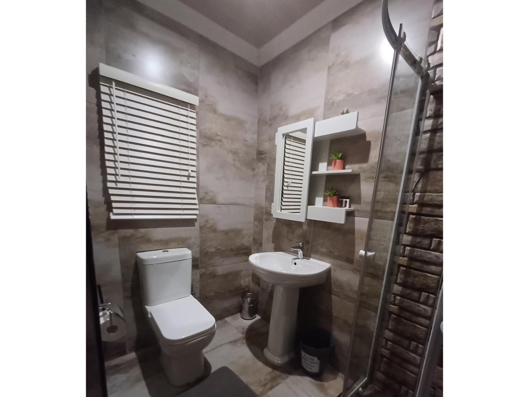 Delux Guesthouse Volksrust 외부 사진